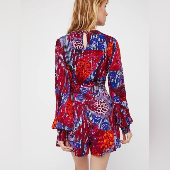 Free People Audrey Long Sleeve V-Neck Romper.  Size 8. - Picture 2 of 9